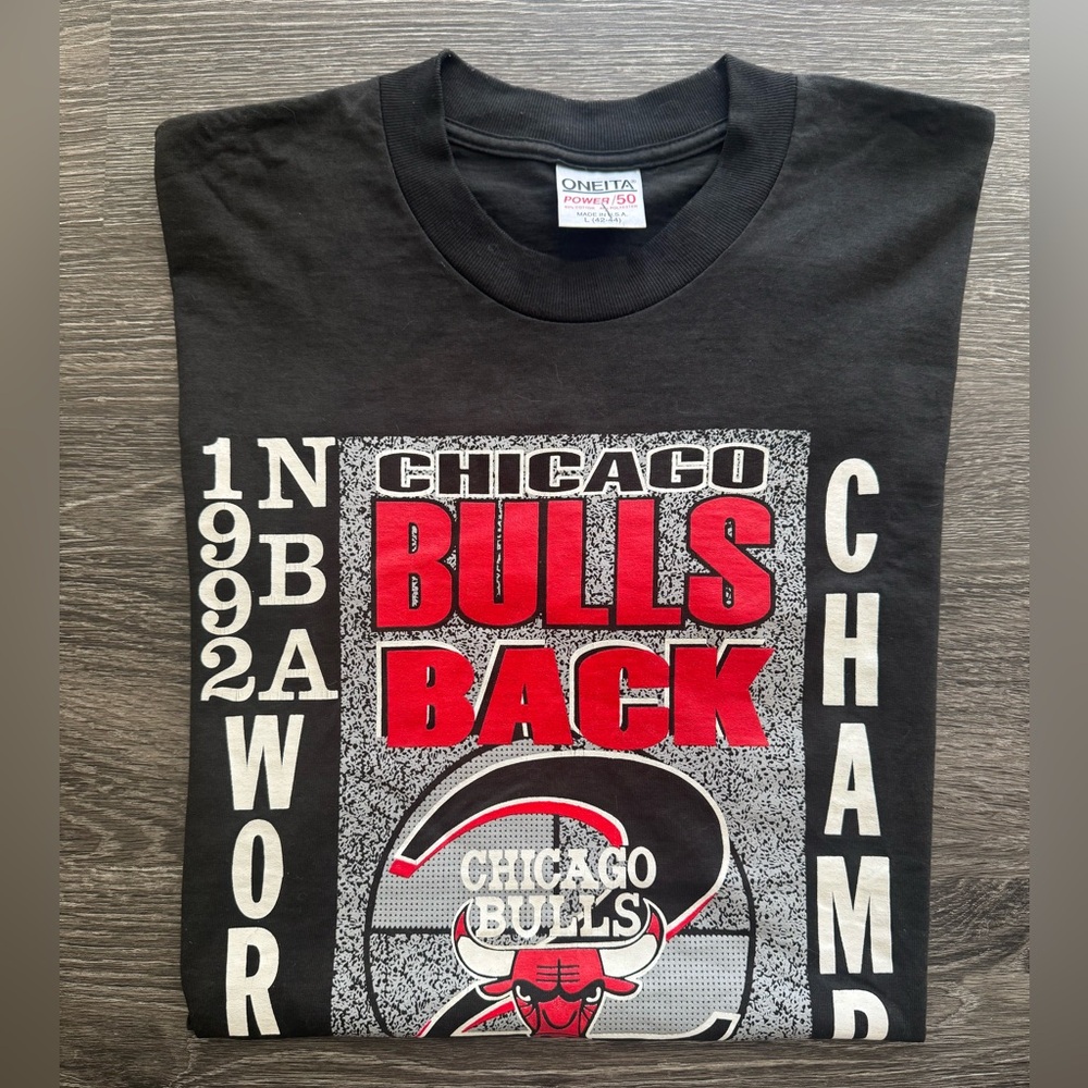 Chicago Bulls Graphic Tee - Black